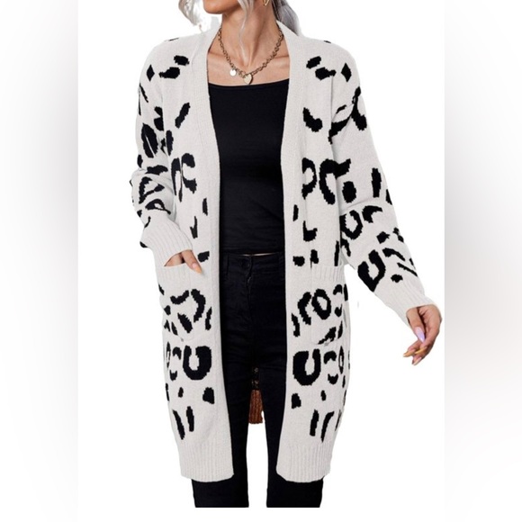 Zesica Sweaters - ZESICA Leopard Black N White Print Knitted Cardigan Long sleeves Size L